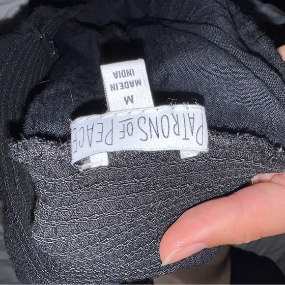 3/$30 🍂 Patrons of Peace Boho Black Floral Hem Flare Pant - Picture 9 of 9